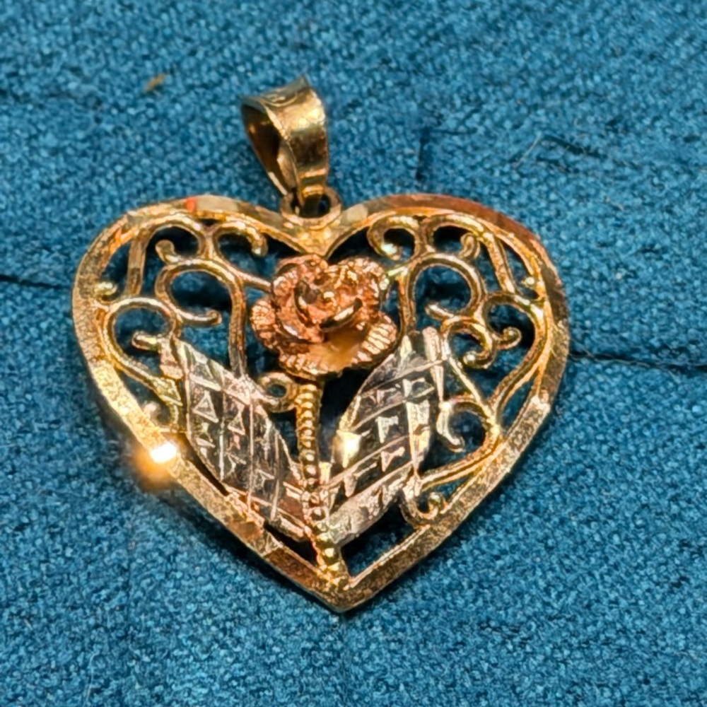 10k Yellow Gold , white gold Heart Rose Pendant - Picture 2 of 6